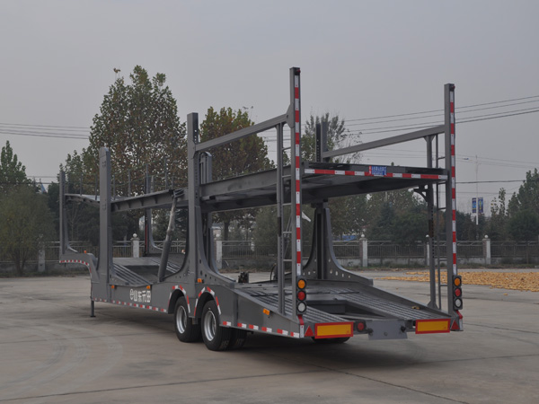 車輛運(yùn)輸半掛車